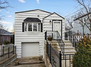 3275 Radio Dr, Bronx, NY 10465
