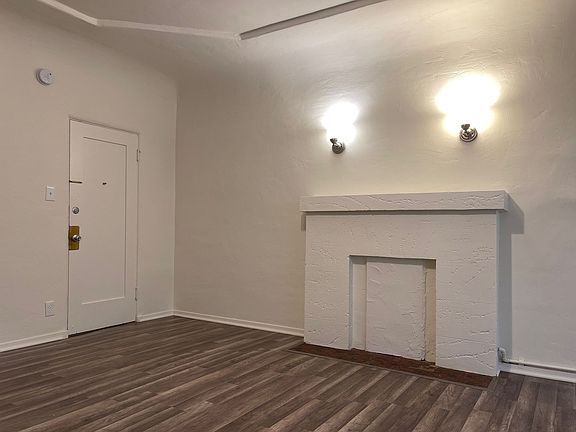 4th image of 11201 Huston St APT 10