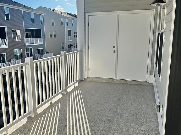 4th image of 650 Brookwood Glen Ter #B
