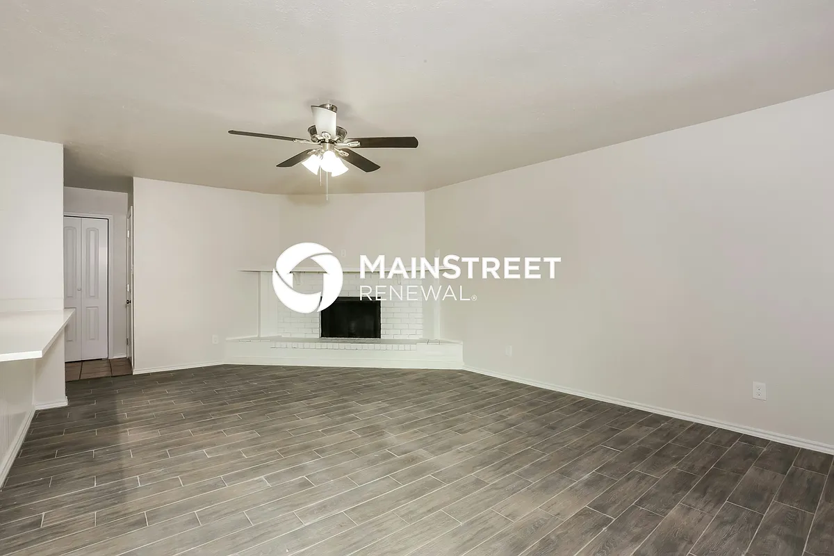 Living Room - 603 Woodcrest Way