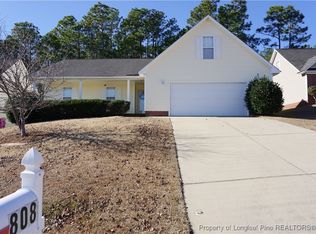 808 Bramblegate Rd, Hope Mills, NC 28348