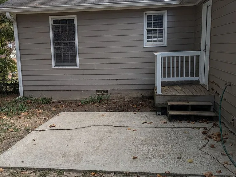 2316 Hammond Ct — Photo 2