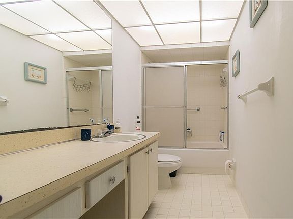 4th image of 3000 NE 16th Ave APT D313