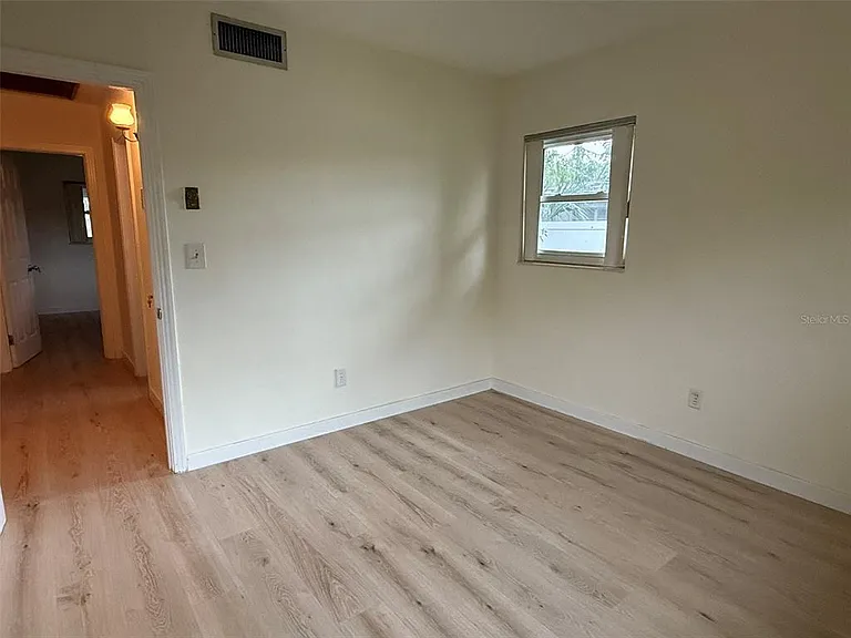 215 S West Shore Blvd — Photo 14