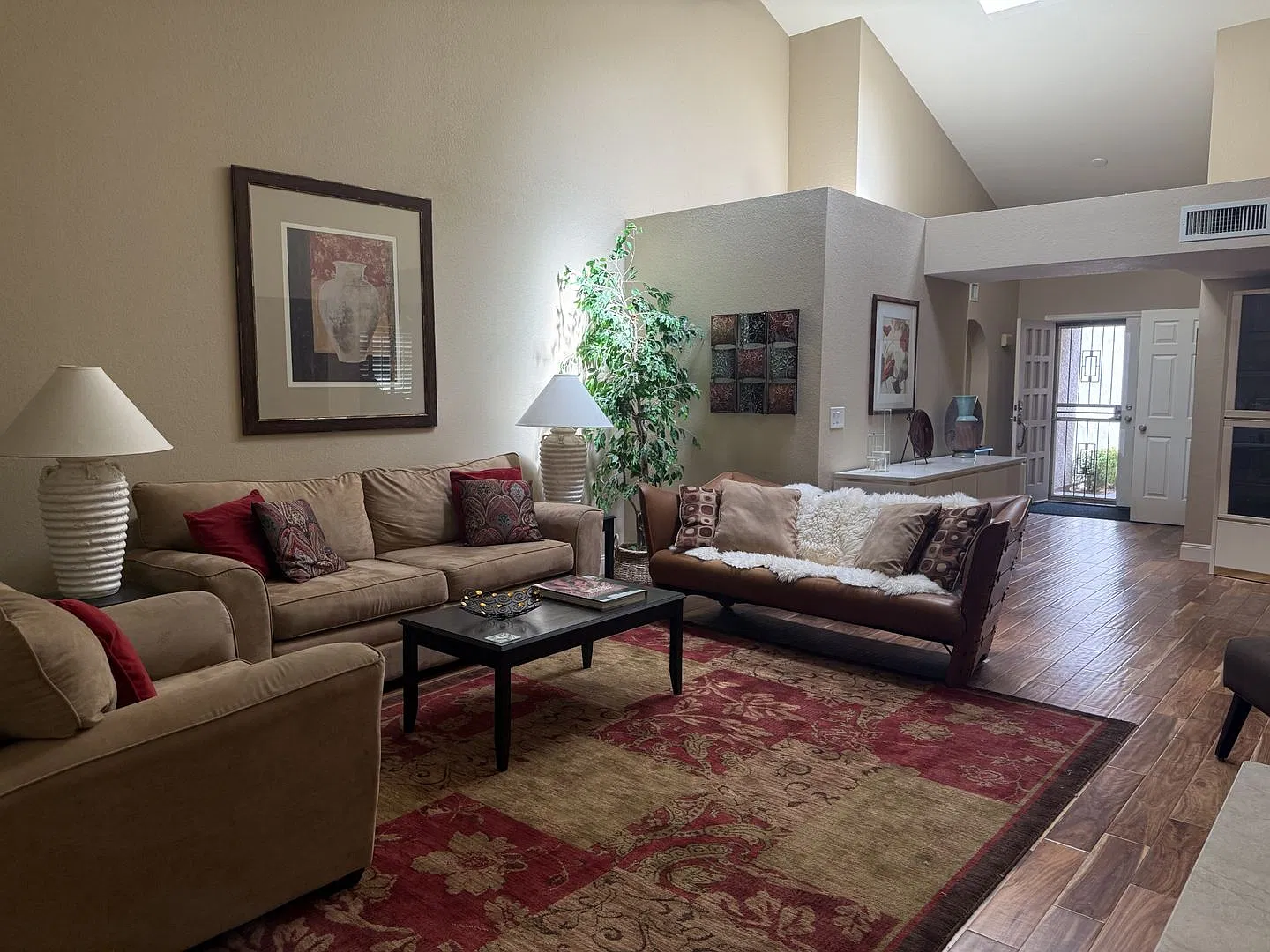 Gorgeous 2 master suites plus den with waterfront views. 55+ community — Photo 2