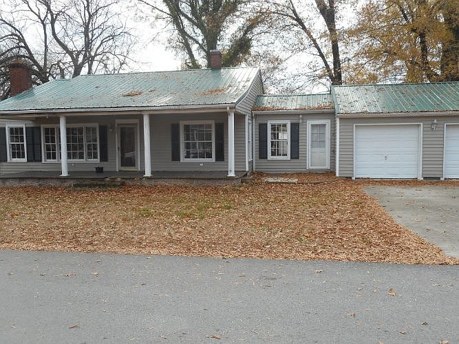 1st image of 204 Gaunt St
