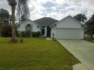 572 Gerald St, Sebastian, FL 32958