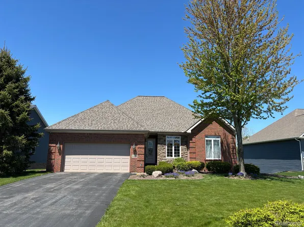 5328 Pebble Beach Dr, Metamora, MI 48455