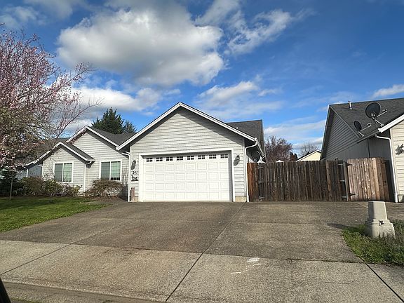 2nd image of 241 Cypress St