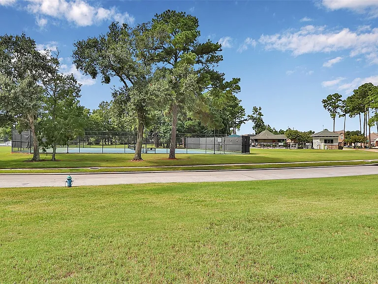 5915 Estonia Ct — Photo 35