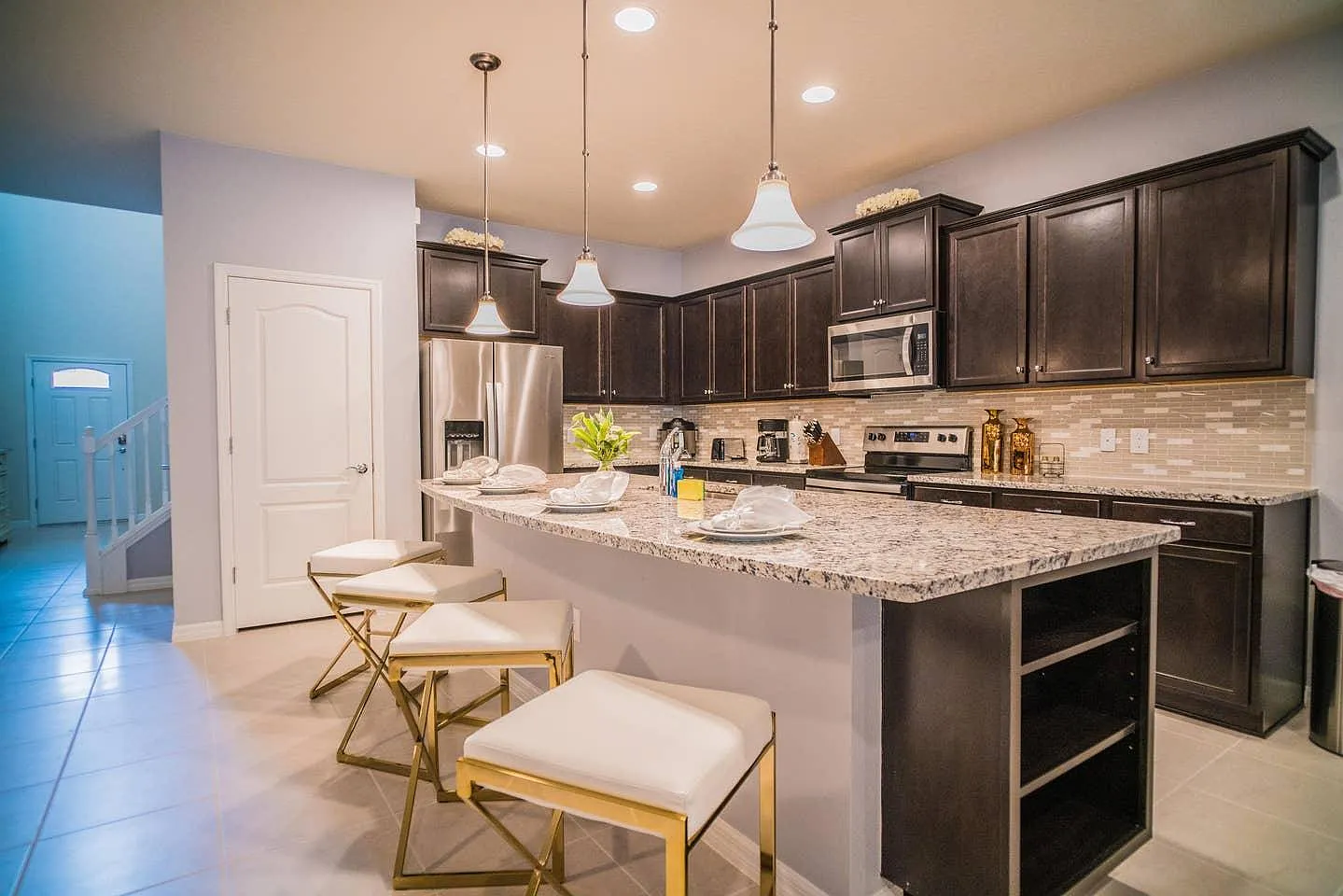 8 bed, 6.5 bath, 4041 sqft, $4,000 — Photo 4