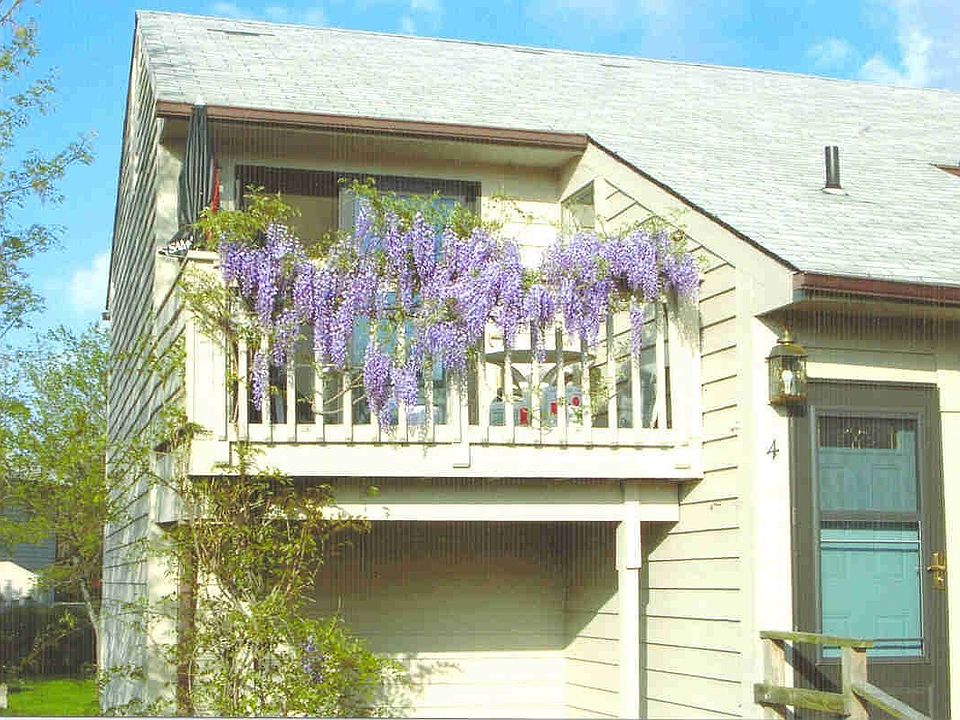 WATERVIEW BALCONY