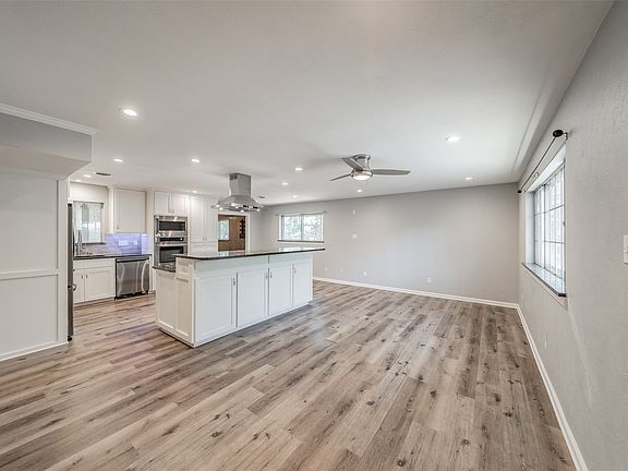 4th image of 524 Buffalo Dr