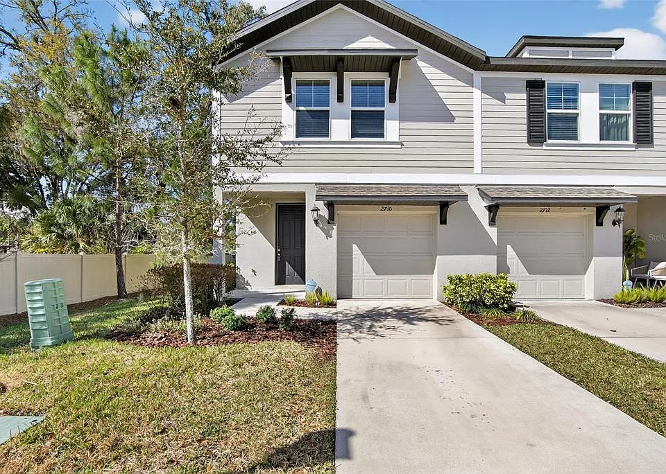 2710 Scarlet Bay Pl