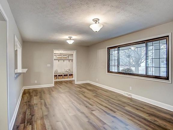 4th image of 9569 Shalemar Dr NW