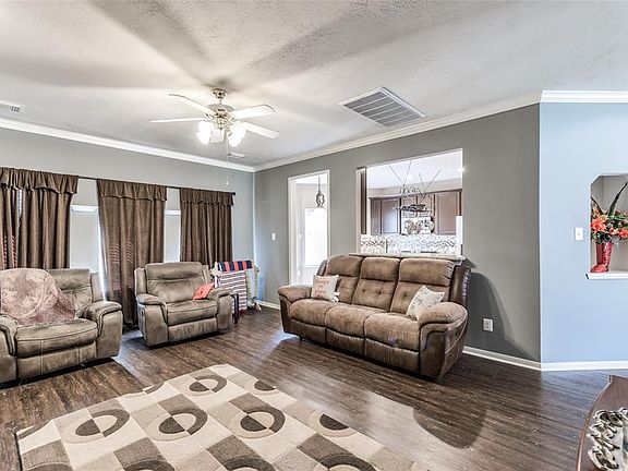 4th image of 17402 Pikes Peek Ct