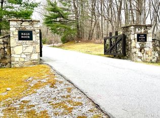 24 E Highland Bog Ct, Sapphire, NC 28774