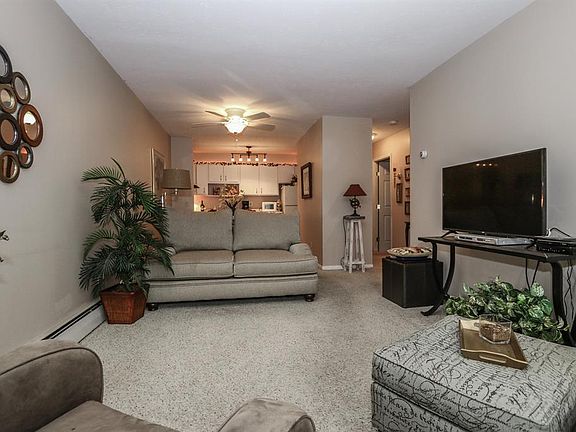 5th image of 4902 Chalet Dr #703