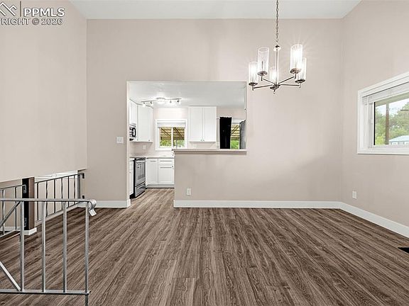5th image of 3021 Garland Ter
