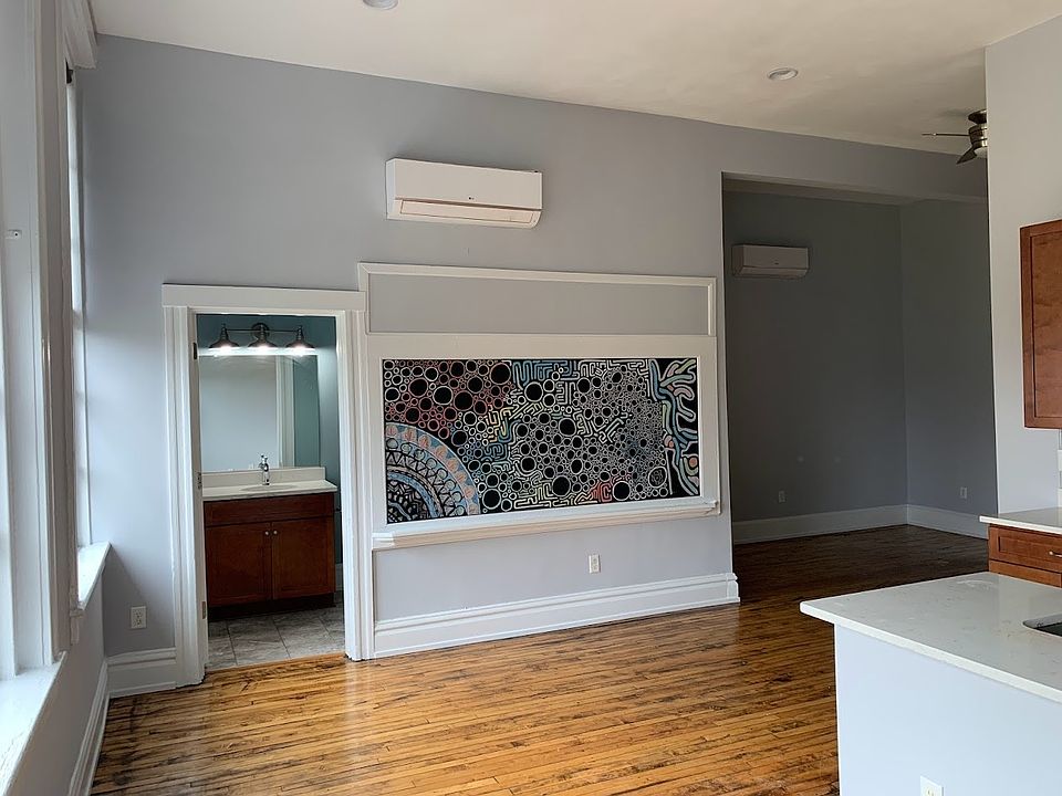 1st image of 2415 Ballentine Blvd #10928318