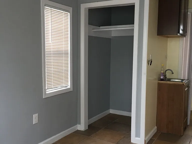 443-445 W Florence Ave — Photo 10