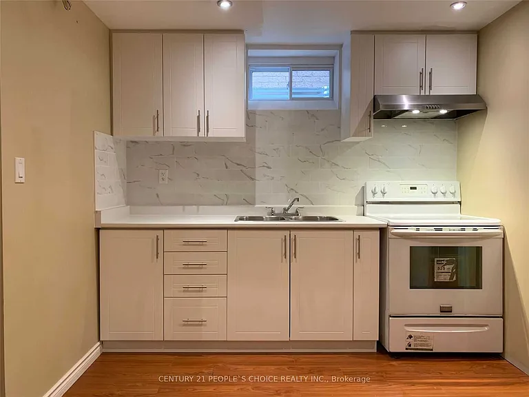 5921 Stonebriar Cres #BASEMENT — Photo 4