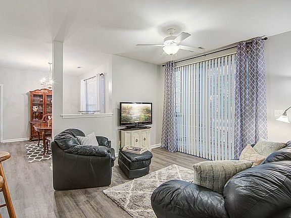 3rd image of 1600 Long Grove Dr Unit 1512