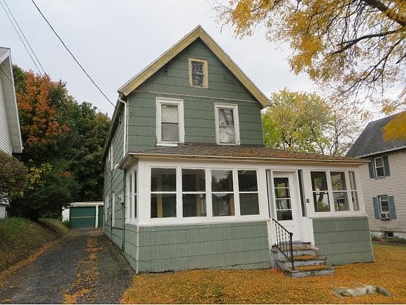 1st image of 10 Spruce St