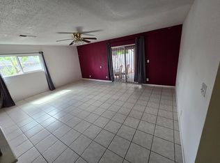 102 W Lang St, Hanford, CA 93230