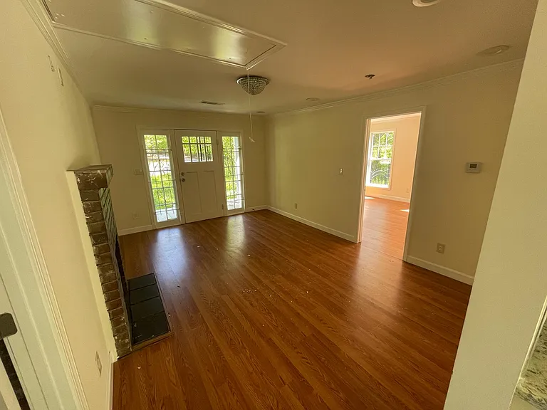 2110 Larchwood Rd SW — Photo 8