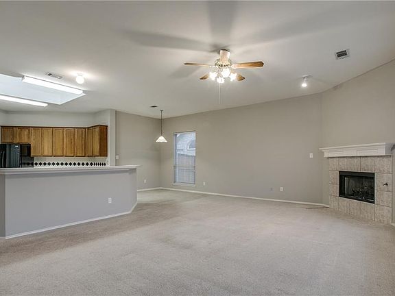 3rd image of 3660 Cottonwood Springs Dr