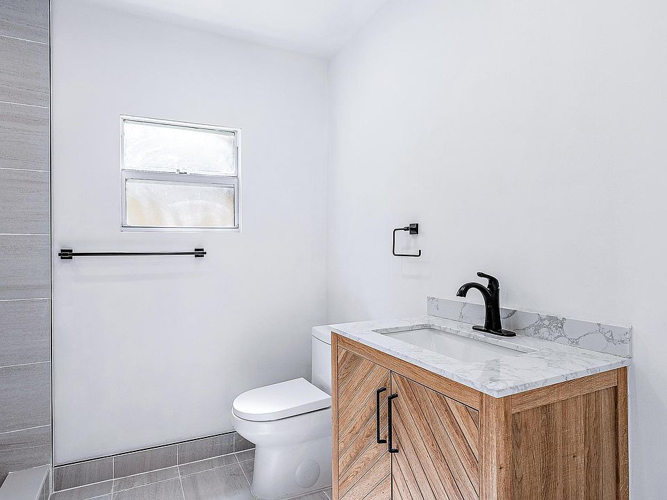 1st image of 113 3rd Avenue S