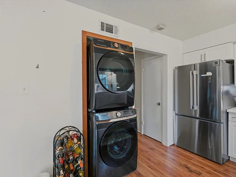 899 Holborn Ct #899 — Photo 9