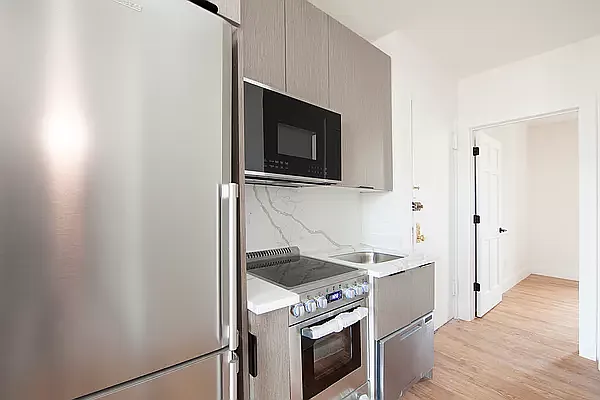 Rented by R New York | media 2