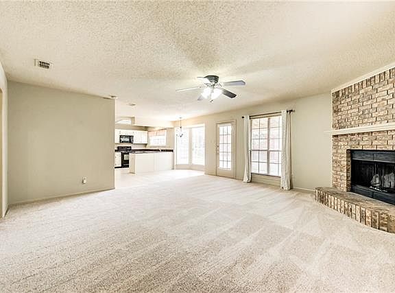 3rd image of 610 Berkley Dr