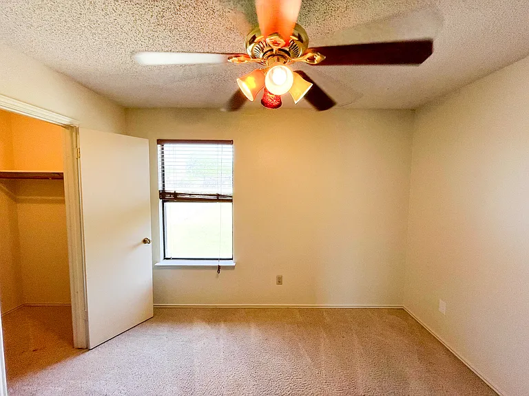 2512 Schulze Dr — Photo 41