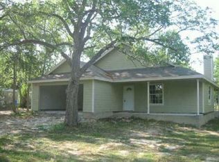 1110 Wichita St, Lockhart, TX 78644