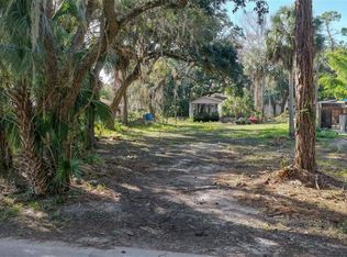 8 Hickory Ave, Yankeetown, FL 34498