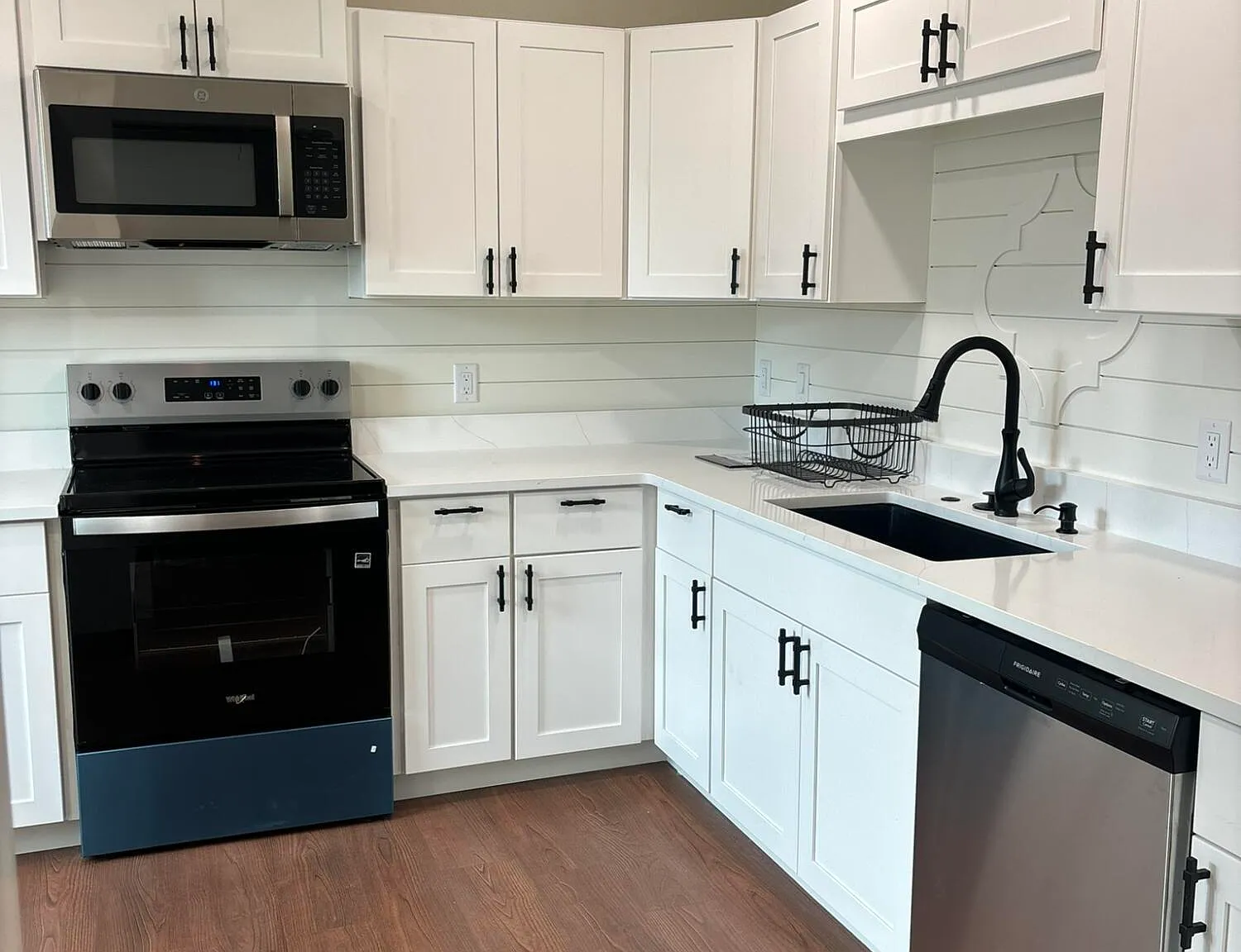 2 bed, 1040 sqft, $1,650 — Photo 4
