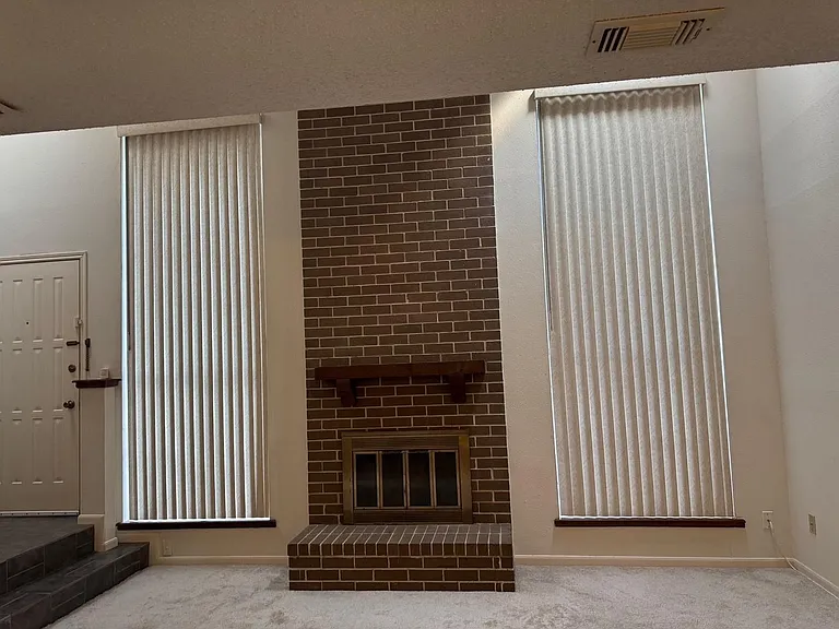 13784 Hollowgreen Dr — Photo 4