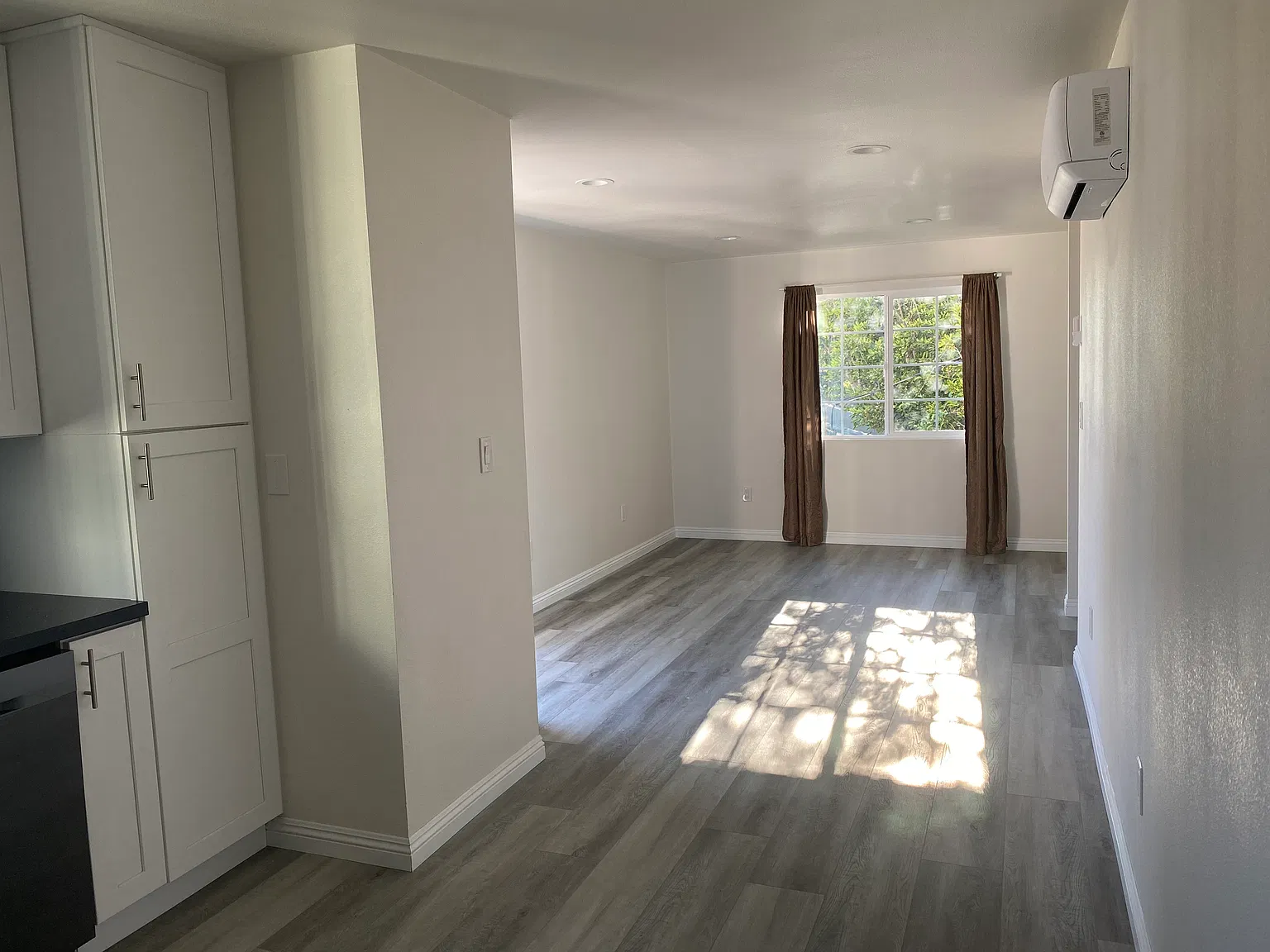 2 bed, 750 sqft, $1,550 — Photo 2