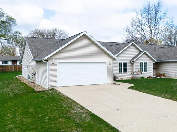 1108 Bobbi Ln, Waterloo, IA 50701