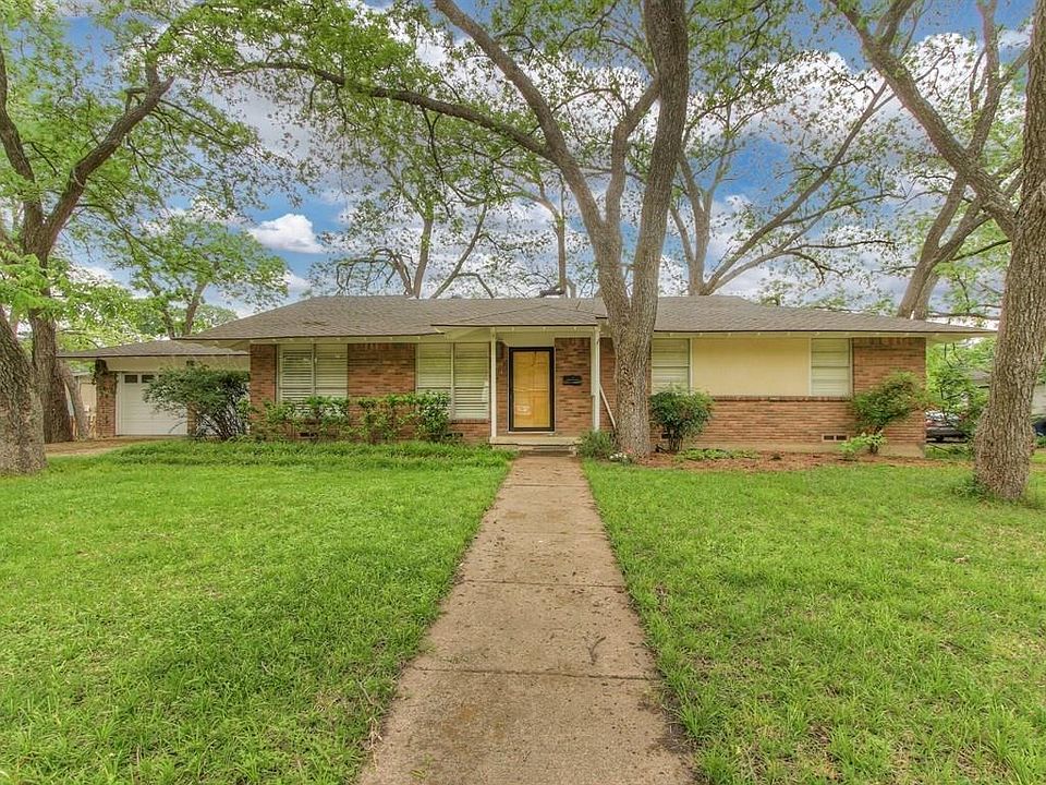 1st image of 2714 S Glenbrook Dr