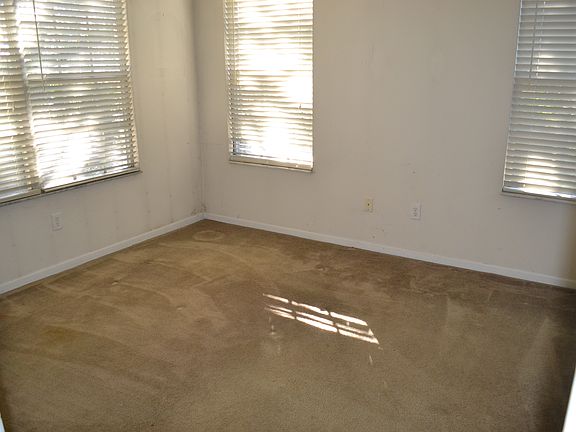 4th image of 2005 Mariposa Vista Ln APT 135