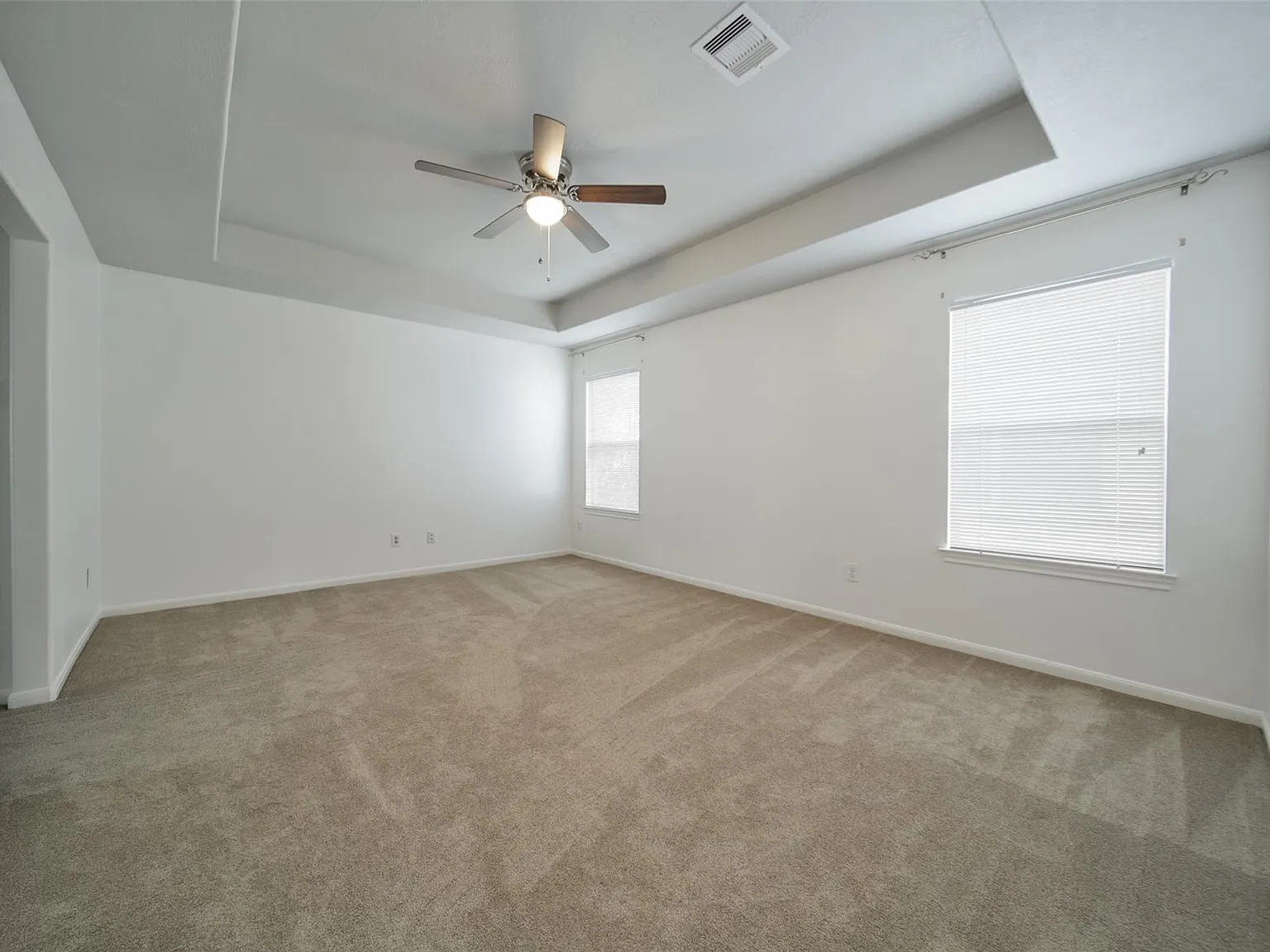 3 bed, 2.5 bath, 2086 sqft, $2,250 — Photo 4