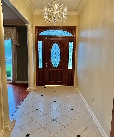8200 Harrogate Hl — Photo 2