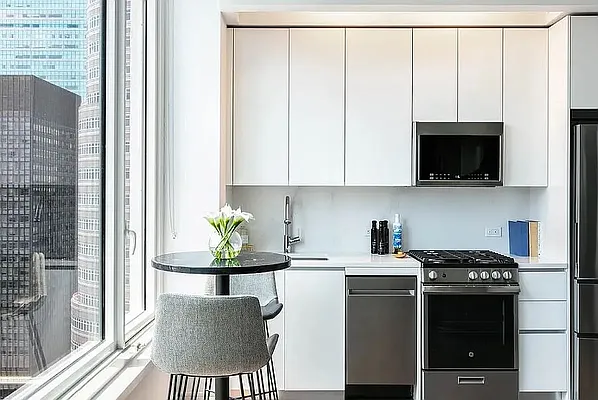 Rented by Mossanen Group | media 26