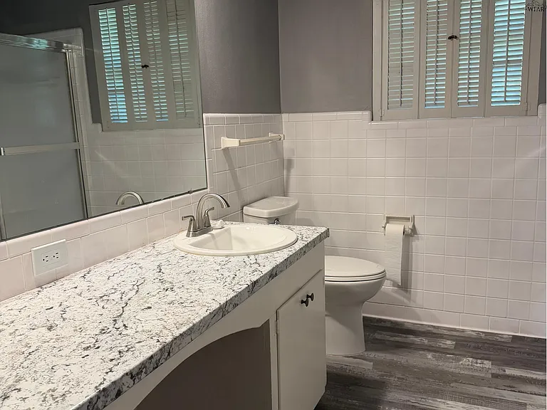 1547 Singleton Ave — Photo 11