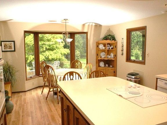 LOTS OF LIGHT & ROOM FOR EVERYONE!