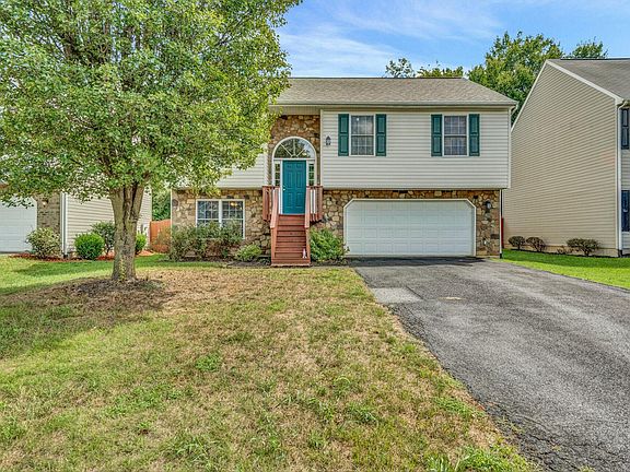 2nd image of 2335 Oakleaf Dr
